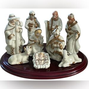 VINTAGE PORCELAIN NATIVITY SCENE CHRISTMAS DECOR ORNAMENT DISPLAY